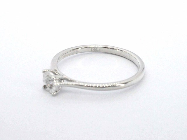 Witgouden solitaire ring met een briljant geslepen diamant - afbeelding 8 van  10