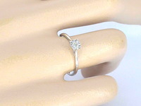 Witgouden solitaire ring met een briljant geslepen diamant - afbeelding 3 van  10