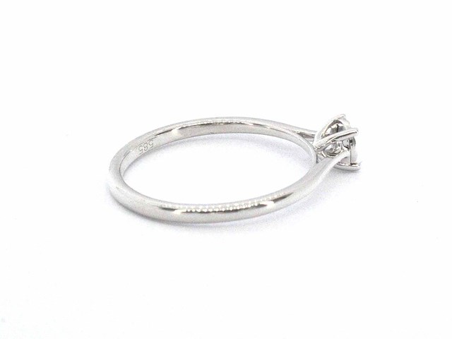 Witgouden solitaire ring met een briljant geslepen diamant - afbeelding 9 van  10
