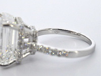 Witgouden solitaire ring met een grote emerald geslepen diamant van 8.00 carat - afbeelding 5 van  13