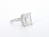 Witgouden solitaire ring met een grote emerald geslepen diamant van 8.00 carat - afbeelding 13 van  13