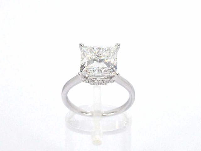 Witgouden solitaire ring met een grote prinses geslepen diamant van 5.00 carat - afbeelding 1 van  8