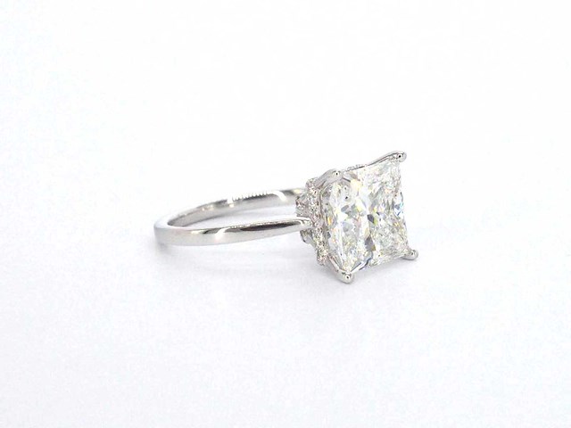 Witgouden solitaire ring met een grote prinses geslepen diamant van 5.00 carat - afbeelding 5 van  8