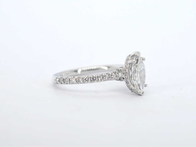Witgouden solitaire ring met een marquise diamant van 1.00 carat met hidden halo - afbeelding 5 van  10
