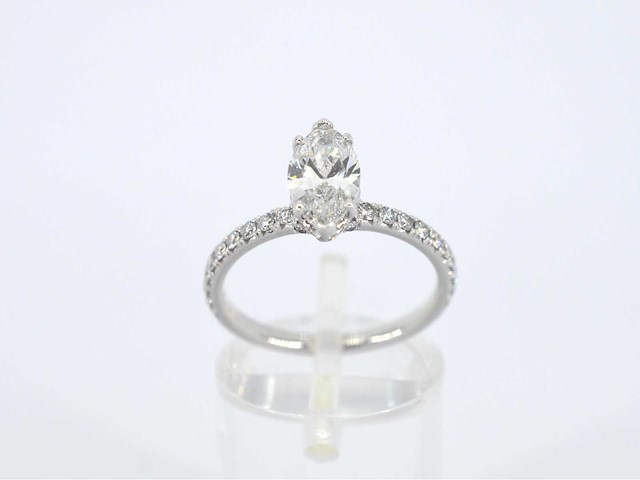 Witgouden solitaire ring met een marquise diamant van 1.00 carat met hidden halo - afbeelding 7 van  10