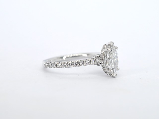 Witgouden solitaire ring met een marquise diamant van 1.00 carat met hidden halo - afbeelding 4 van  10
