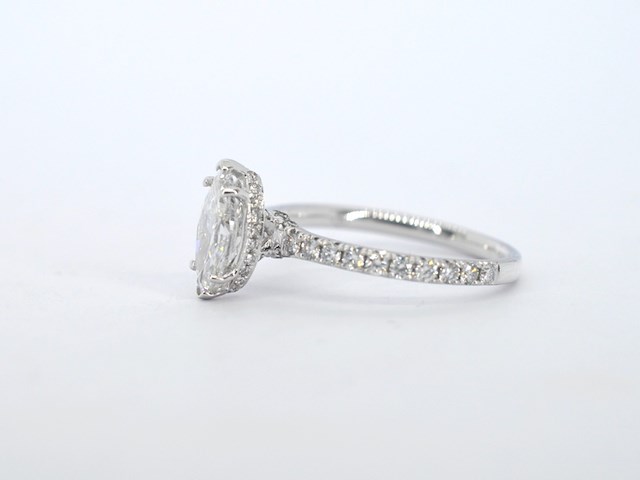 Witgouden solitaire ring met een marquise diamant van 1.00 carat met hidden halo - afbeelding 5 van  10