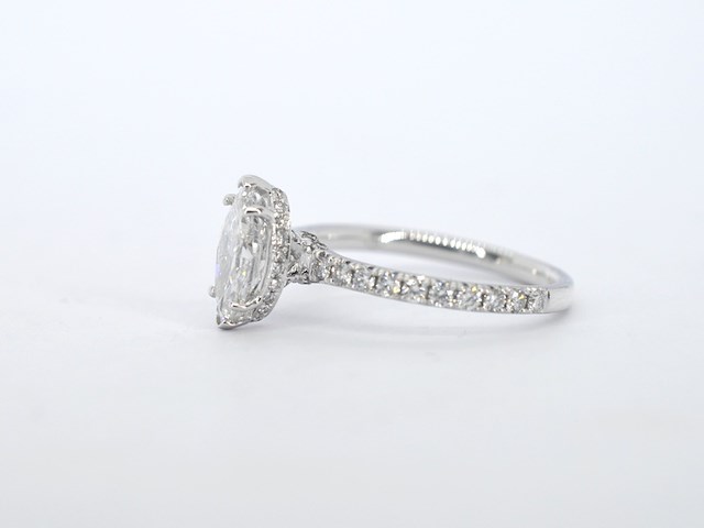 Witgouden solitaire ring met een marquise diamant van 1.00 carat met hidden halo - afbeelding 5 van  10