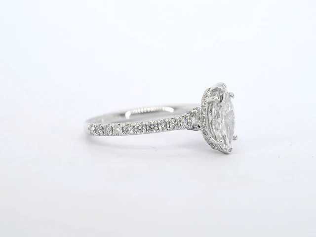 Witgouden solitaire ring met een marquise diamant van 1.00 carat met hidden halo - afbeelding 4 van  10
