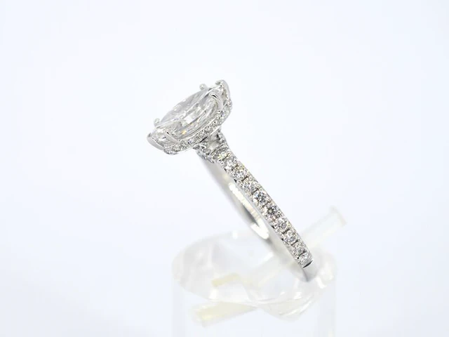 Witgouden solitaire ring met een marquise diamant van 1.00 carat met hidden halo - afbeelding 8 van  10