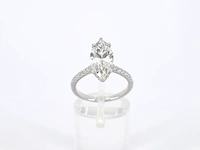 Witgouden solitaire ring met een marquise diamant van 2.00 carat met hidden halo - afbeelding 11 van  12