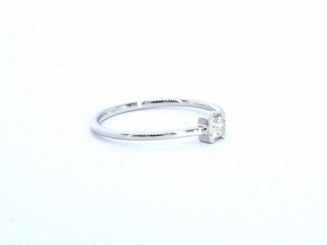 Witgouden solitaire ring met prinses geslepen diamant - afbeelding 4 van  9