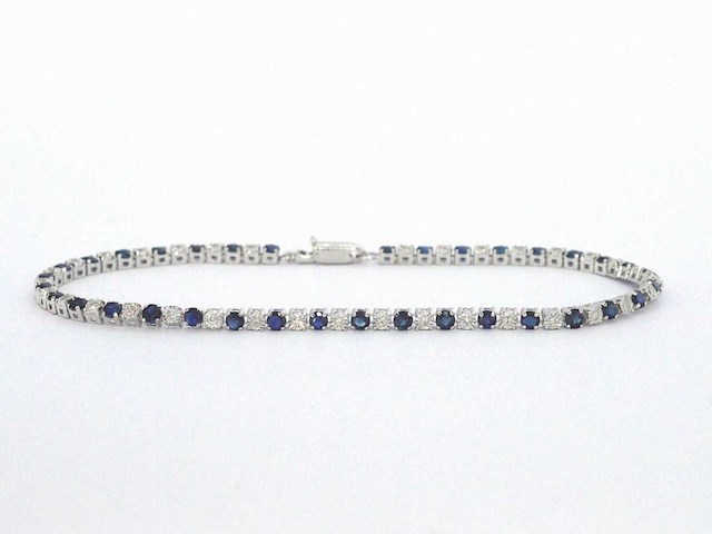 Witgouden tennis armband met diamanten en saffieren - afbeelding 1 van  9