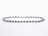 Witgouden tennis armband met diamanten en saffieren - afbeelding 1 van  9