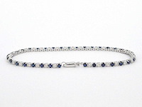 Witgouden tennis armband met diamanten en saffieren - afbeelding 4 van  9
