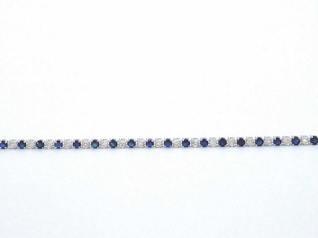 Witgouden tennis armband met diamanten en saffieren - afbeelding 6 van  9