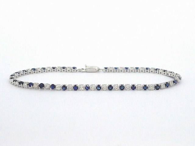 Witgouden tennis armband met diamanten en saffieren - afbeelding 1 van  10