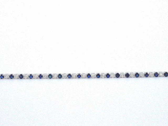 Witgouden tennis armband met diamanten en saffieren - afbeelding 6 van  10