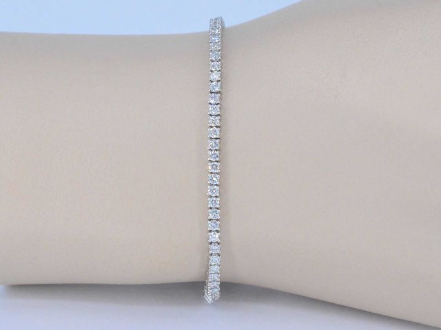 Witgouden tennisarmband 3.00 carat diamanten - afbeelding 3 van  10