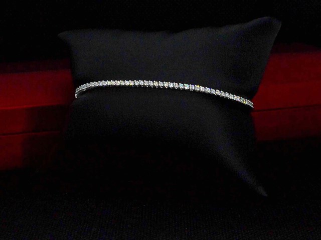 Witgouden tennisarmband met 1.50 carat diamanten - afbeelding 3 van  6