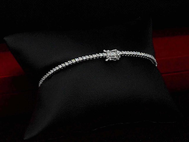 Witgouden tennisarmband met 1.50 carat diamanten - afbeelding 5 van  6