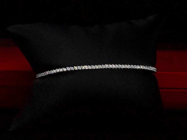 Witgouden tennisarmband met 1.50 carat diamanten - afbeelding 6 van  6