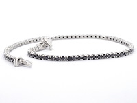 Witgouden tennisarmband met 2.80 carat aan zwarte diamanten - afbeelding 8 van  10