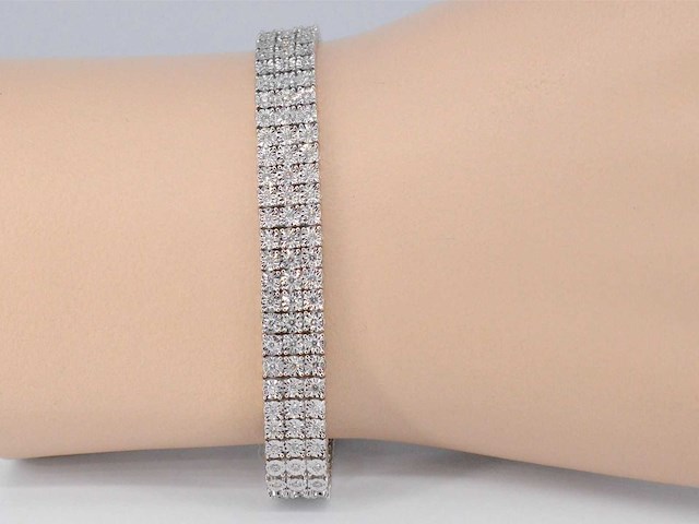 Witgouden tennisarmband met 3 rijen diamanten 2.25 carat - afbeelding 2 van  7