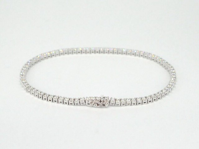 Witgouden tennisarmband met 3.00 carat diamanten - afbeelding 3 van  9
