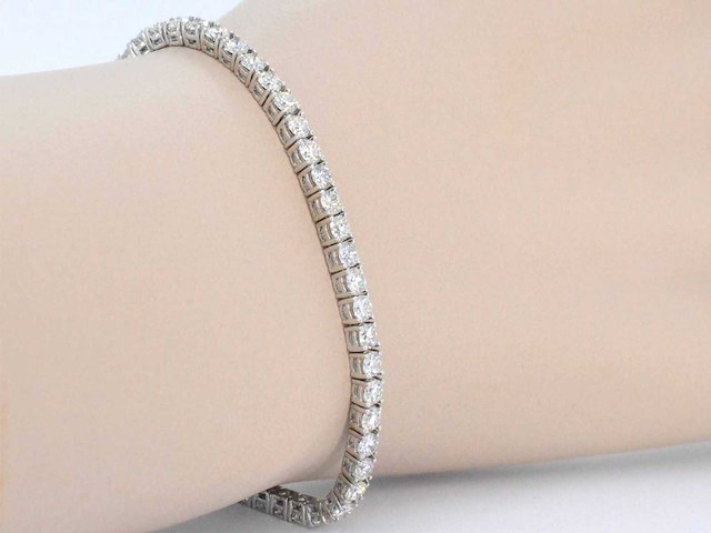 Witgouden tennisarmband met 6.30 carat diamant - afbeelding 3 van  10