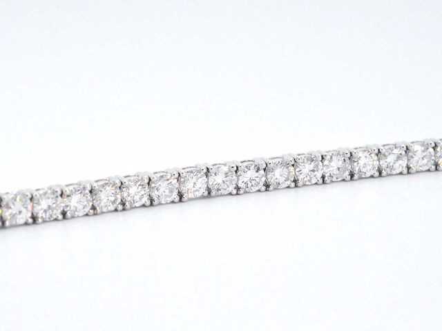 Witgouden tennisarmband met 6.30 carat diamant - afbeelding 8 van  10