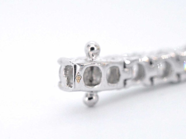 Witgouden tennisarmband met 6.30 carat diamant - afbeelding 10 van  10