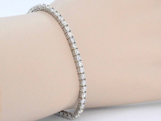 Witgouden tennisarmband met 6.30 carat diamant - afbeelding 4 van  11