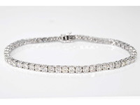 Witgouden tennisarmband met 8.00 carat briljant geslepen diamanten