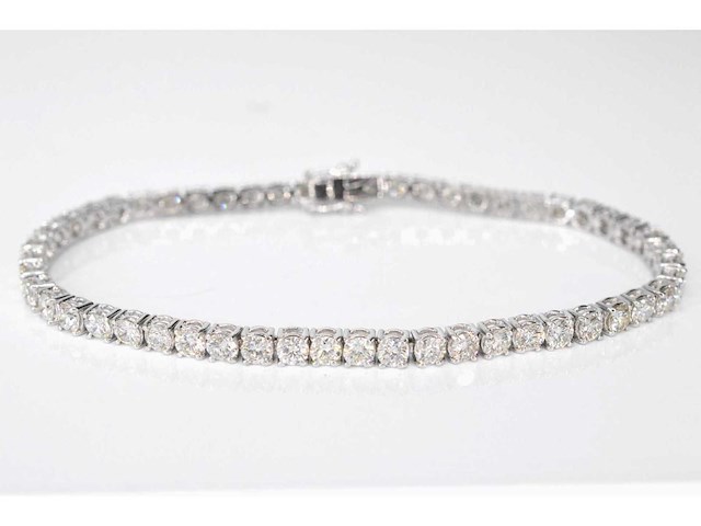 Witgouden tennisarmband met 8.00 carat diamant - afbeelding 1 van  6