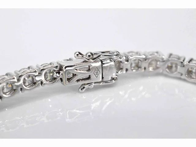 Witgouden tennisarmband met 8.00 carat diamant - afbeelding 5 van  7