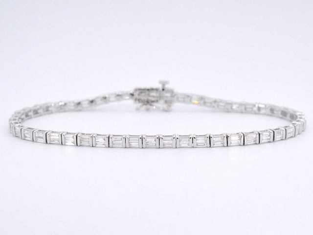 Witgouden tennisarmband met baguette geslepen diamanten 2.40 carat - afbeelding 1 van  7