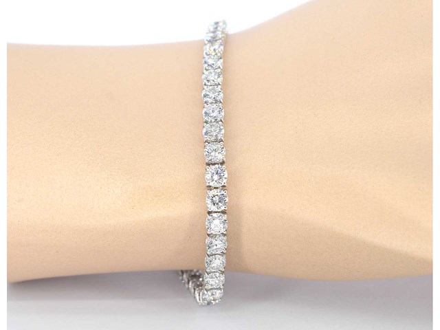 Witgouden tennisarmband met briljant diamanten - afbeelding 2 van  6