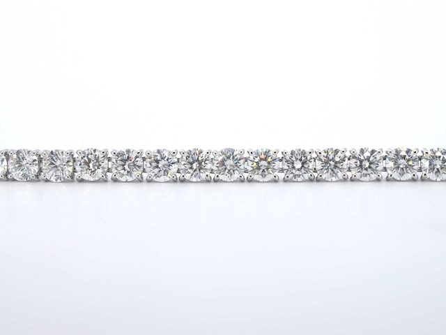 Witgouden tennisarmband met briljant diamanten - afbeelding 4 van  6