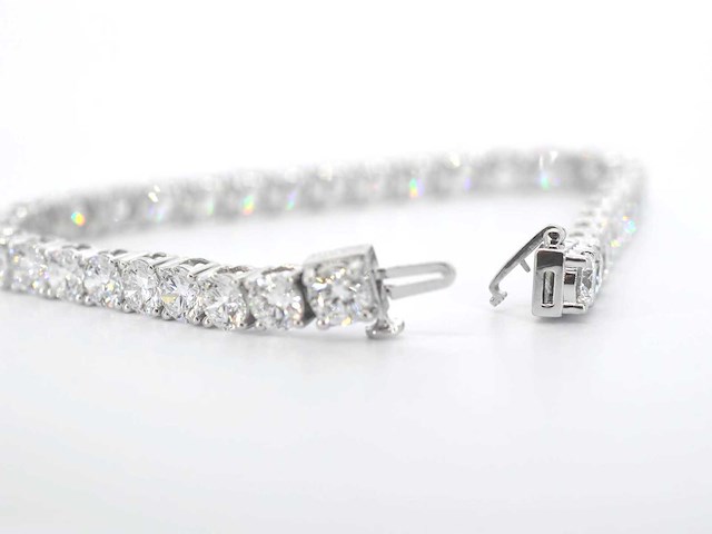 Witgouden tennisarmband met briljant geslepen diamanten 18 carat - afbeelding 5 van  6