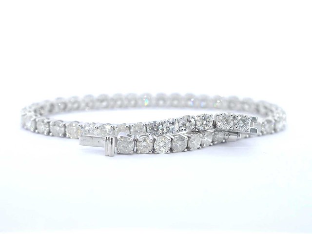 Witgouden tennisarmband met briljant geslepen diamanten - afbeelding 4 van  5