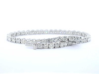 Witgouden tennisarmband met briljant geslepen diamanten - afbeelding 4 van  5