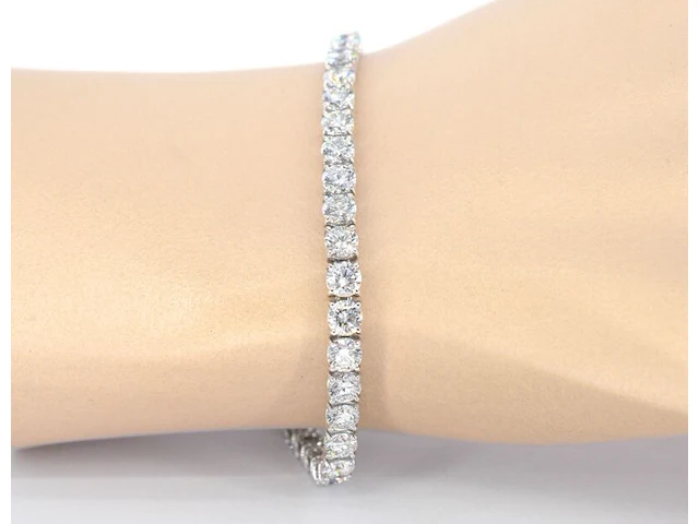 Witgouden tennisarmband met briljant geslepen diamanten - afbeelding 2 van  7