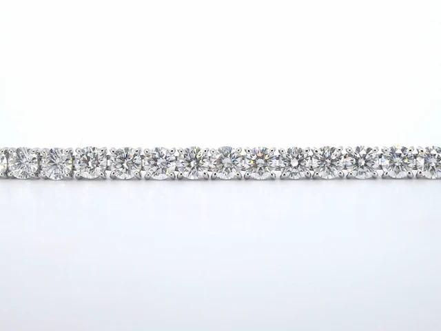 Witgouden tennisarmband met briljant geslepen diamanten - afbeelding 3 van  7