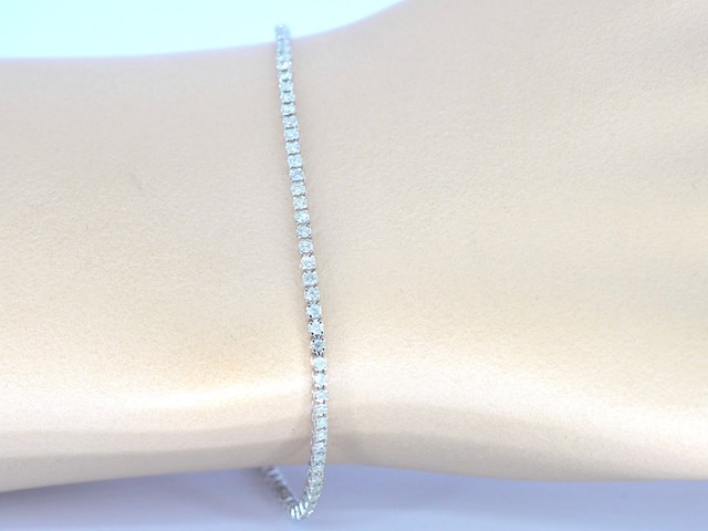 Witgouden tennisarmband met diamanten 1.00 carat - afbeelding 2 van  9