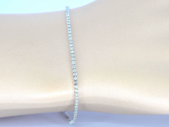 Witgouden tennisarmband met diamanten 1.00 carat - afbeelding 2 van  9