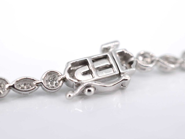 Witgouden tennisarmband met diamanten 1.10 carat - afbeelding 7 van  7