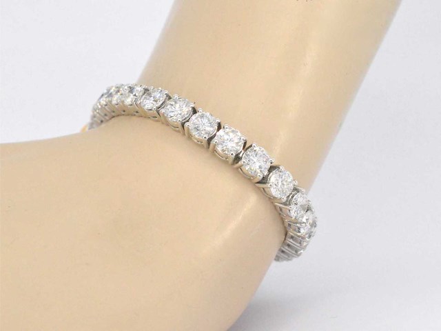 Witgouden tennisarmband met diamanten 16.20 carat - afbeelding 2 van  8