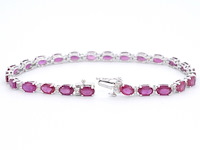 Witgouden tennisarmband met diamanten en robijn - afbeelding 4 van  9