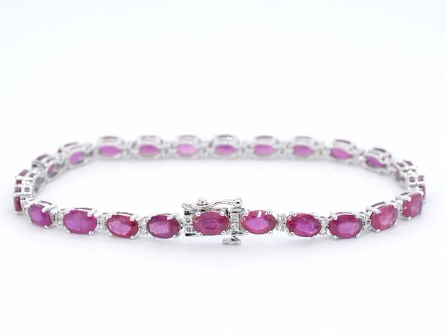 Witgouden tennisarmband met diamanten en robijn - afbeelding 3 van  9